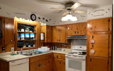 512 NW Shelby Terrace, Lake City, FL 32055 - photo 4