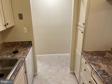 5800 Cove Landing Rd unit 204, Burke, VA 22015 - photo 4