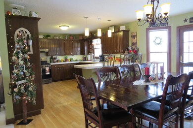 1314 Skyline Dr, Jamestown, ND 58401 - photo 7