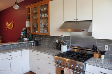 127 N 4th St, Lewisburg, PA 17837 - photo 6