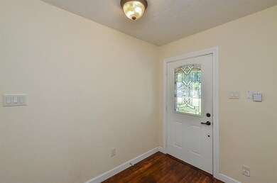 9318 Highlawn St, Houston, TX 77022 - photo 4