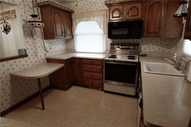 1695 Empire Rd, Wickliffe, OH 44092 - photo 3