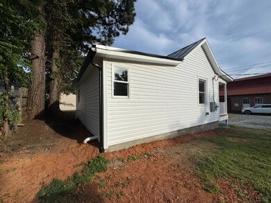 287 Harrell St, Appomattox, VA 24522 - photo 5