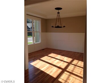 Dining Room - Hardwood floors, craftsman trim
