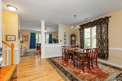 Another view of the dinning area