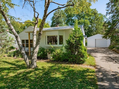 401 Merrill Crest Dr, Madison, WI 53705 - photo 2