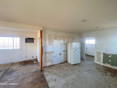 231 S Satus Rd, Toppenish, WA 98948 - photo 4