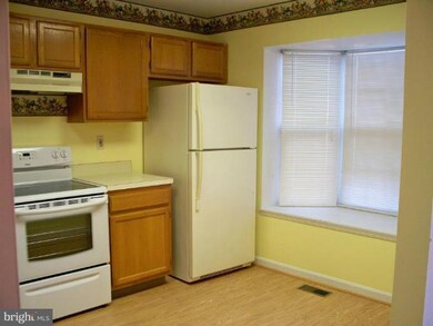 704 Saint Peters Ct, Edgewood, MD 21040 - photo 5