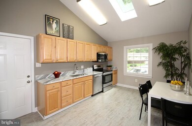 4602 Lawn Ct, Fairfax, VA 22032 - photo 7