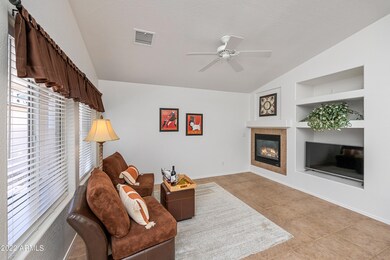 004_Living Room