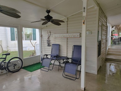 Front Screen Room