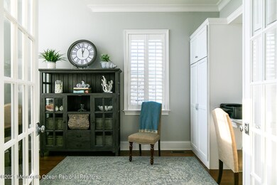 1 Columbia Ave den photo 1