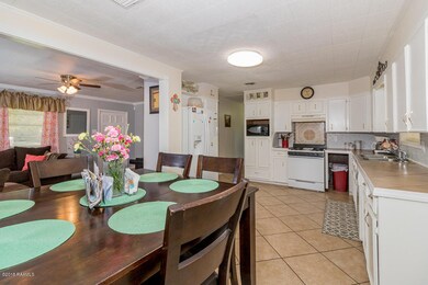 203 Bradley St-16