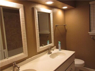 5812 Cheyenne Ct, Warr Acres, OK 73132 - photo 6