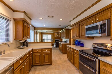 1403 Bayou Oak Dr, Friendswood, TX 77546 - photo 4