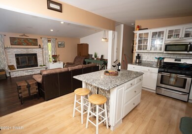 330 Surrey Dr, Hawley, PA 18428 - photo 7