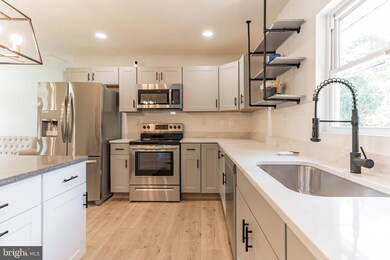 1175 Marlboro Rd, Lothian, MD 20711 - photo 5