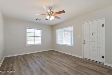 002-photo-living-room-10506595