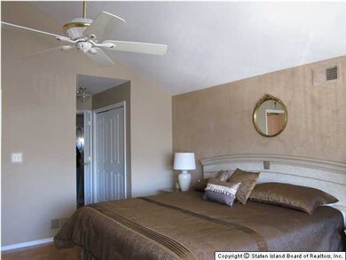 68 Darnell Ln, Staten Island, NY 10309 - photo 7