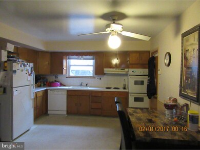 846 Kedron Ave, Morton, PA 19070 - photo 6