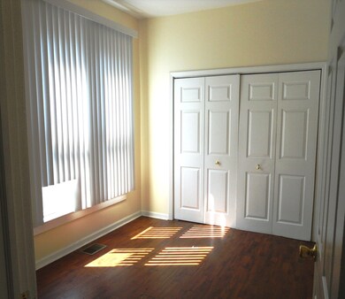 613 Washington St unit 2, Waukegan, IL 60085 - photo 2
