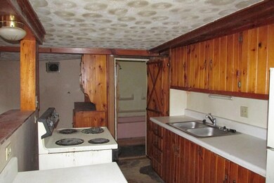 10 High St, Mechanic Falls, ME 04256 - photo 3