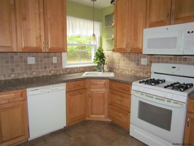 29 Northern Ct, Troy, NY 12180 - photo 7