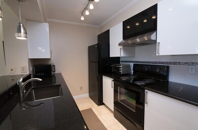 264 Cypress Point Dr unit Bldg 6, Palm Beach Gardens, FL 33418 - photo 6