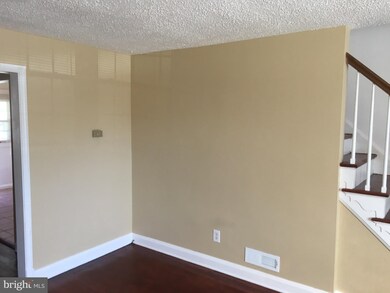 4465 Eldone Rd, Baltimore, MD 21229 - photo 3