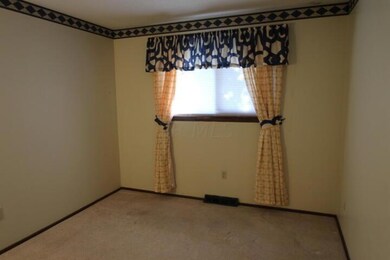 2792 Glenbriar St, Columbus, OH 43232 - photo 4