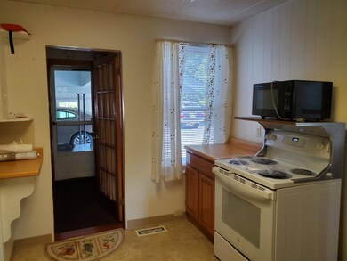 13 Dana St unit 15, West Lebanon, NH 03784 - photo 5