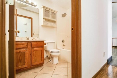 Hall bath full