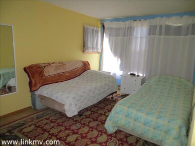 Bedroom in one bed unit