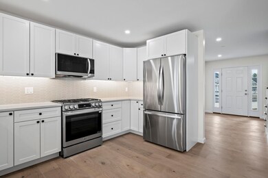 64 Centerwood Way, Manchester, NH 03102 - photo 4