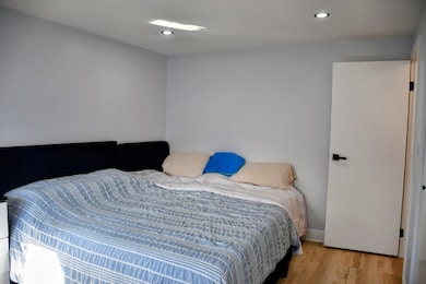 631 W Weathersfield Way, Schaumburg, IL 60193 - photo 3