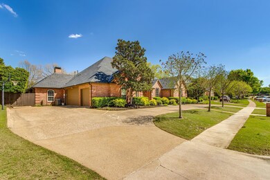 Three car garage with an 7'11