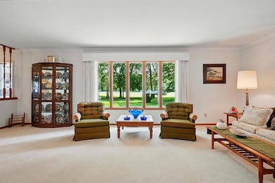 Picture window brings outdoors in!