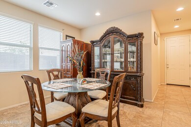 05-Entry and Dining