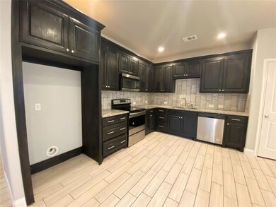 301 E Willingham St unit A, Cleburne, TX 76031 - photo 4