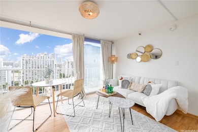 2427 Kuhio Ave unit 1605, Honolulu, HI 96815 - photo 4