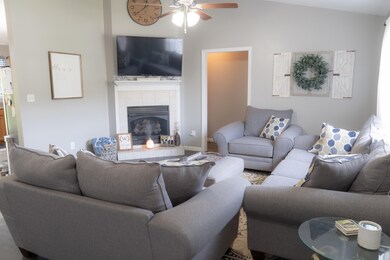 348 Bowers Park Cir, Knoxville, TN 37920 - photo 2