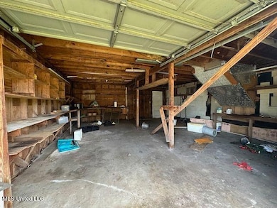 4512 2nd st garage inside