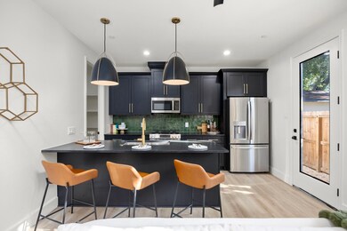 4611 Dewberry St, Houston, TX 77021 - photo 6