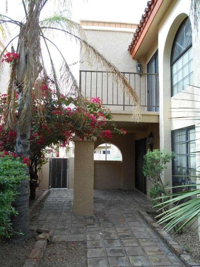 B-side yard and balcony