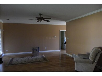 Big ole family room!!
