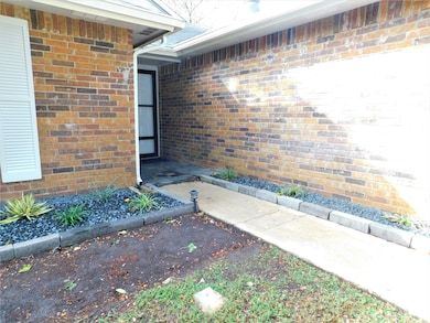 2716 Mistywood Ln, Denton, TX 76209 - photo 4