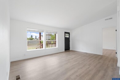 382 Chadbourne Ln NE, Salem, OR 97301 - photo 7