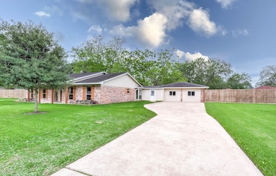 1512 County Road 141, Alvin, TX 77511 - photo 5