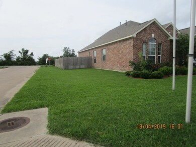 3301 Aberdeen Ct, Bay City, TX 77414 - photo 3