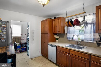 217 E Linden Ave, Lindenwold, NJ 08021 - photo 7